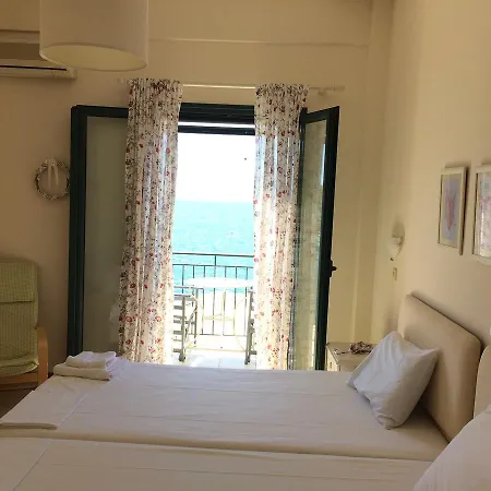 Les Sirenes Kardhamili