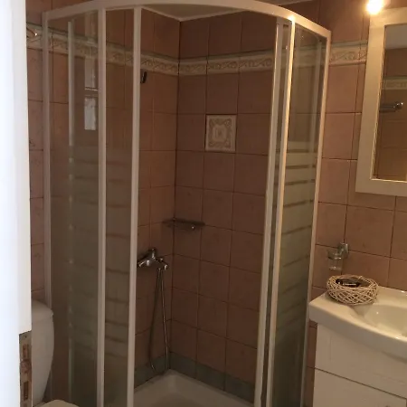 Les Sirenes Kardhamili