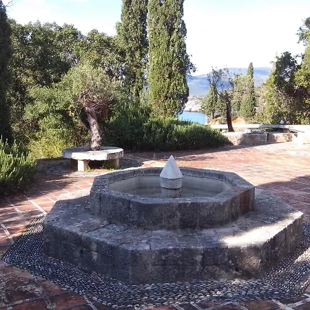 Les Sirenes Kardamyli