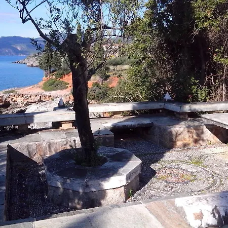Les Sirenes * Kardamyli