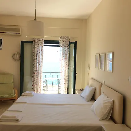 Les Sirenes Hotel *