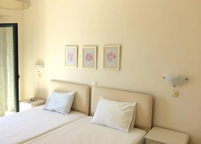 Les Sirenes Hotell Kardhamili